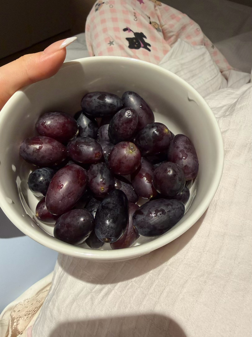 这啥水果啊阿姨给我的特别多汁好吃 