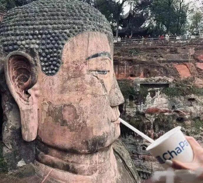 什么时候成为发达国家？
1.你去开家长会，遇到县长也在，而且就
坐你隔壁
2.你