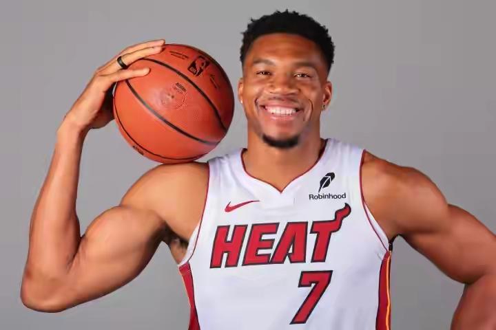 NBA季前赛首战，热火大胜猛龙，引援意想不到！
正赛未开，热身先战，热火大胜，猛