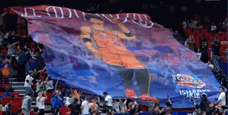 万分奶奶！CBA上海轻取广州，王哲林26分+10板，成为CBA第6位万分先生，调