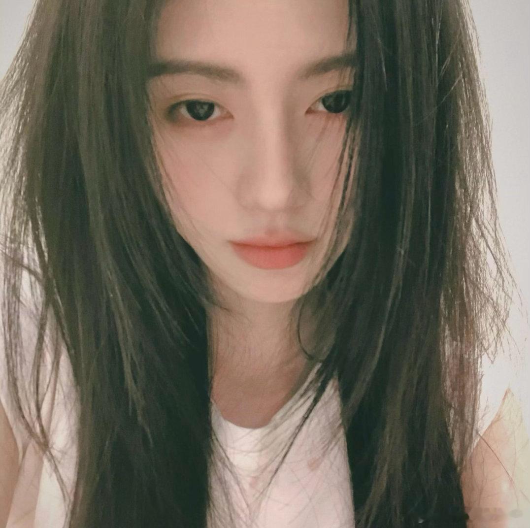 鞠婧祎  jjy鞠婧祎苏绿夏 jjy鞠婧祎万花世界 “世界不论好与坏，你每天都是