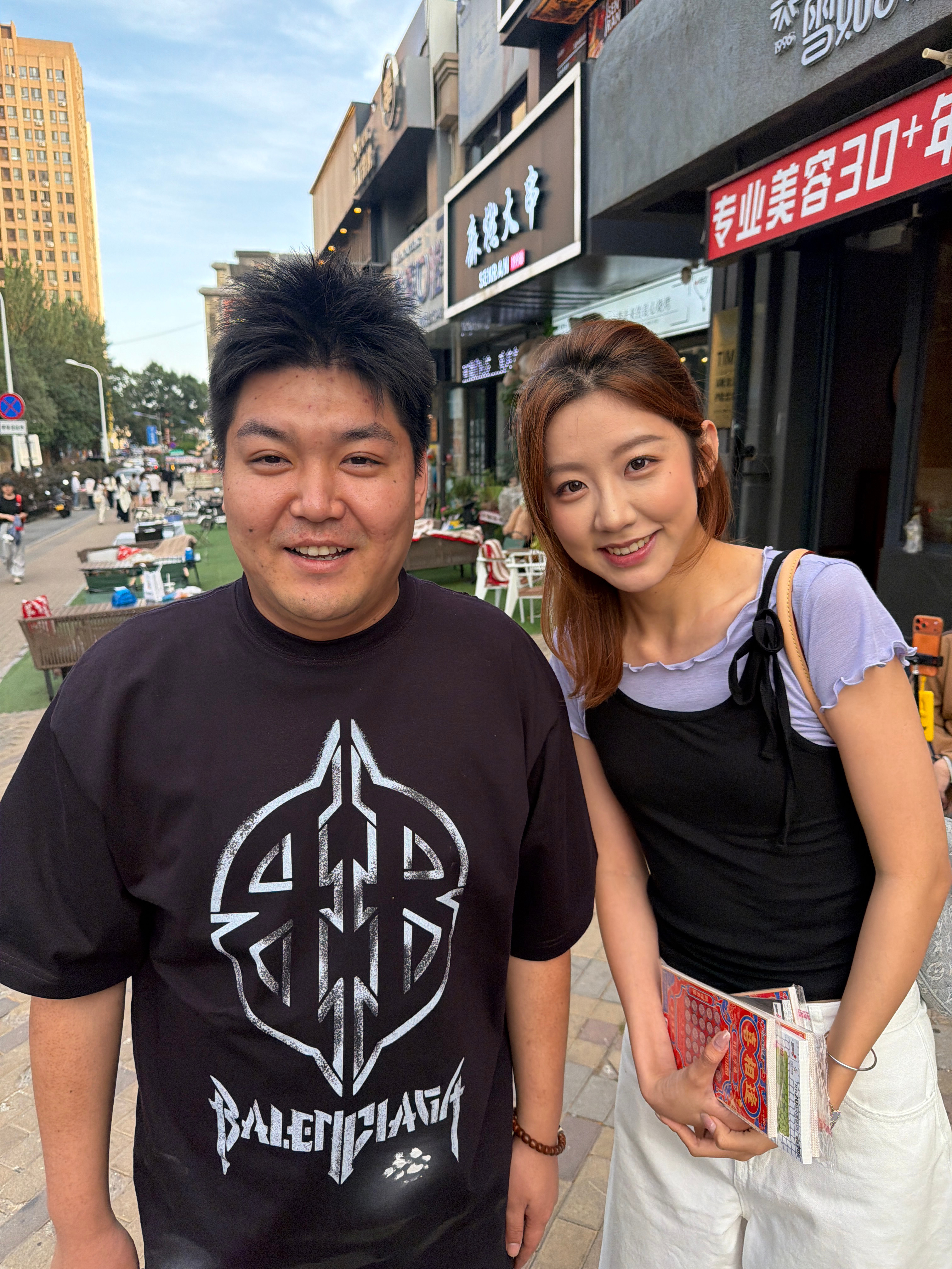 大石头没这么笑过 ​​​