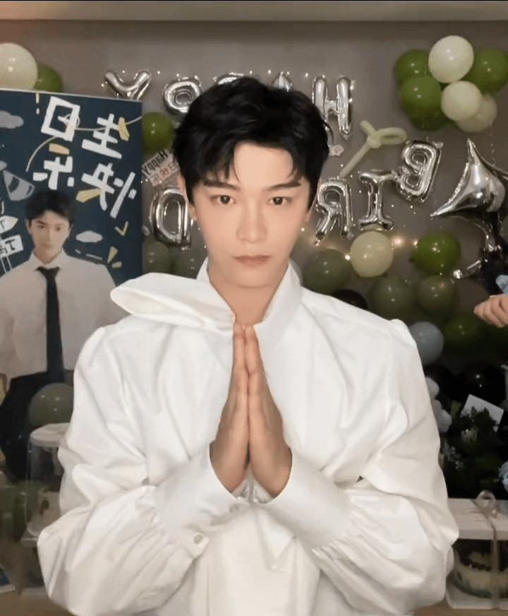 三年前过生日的妹太可爱了（捂心脏） 