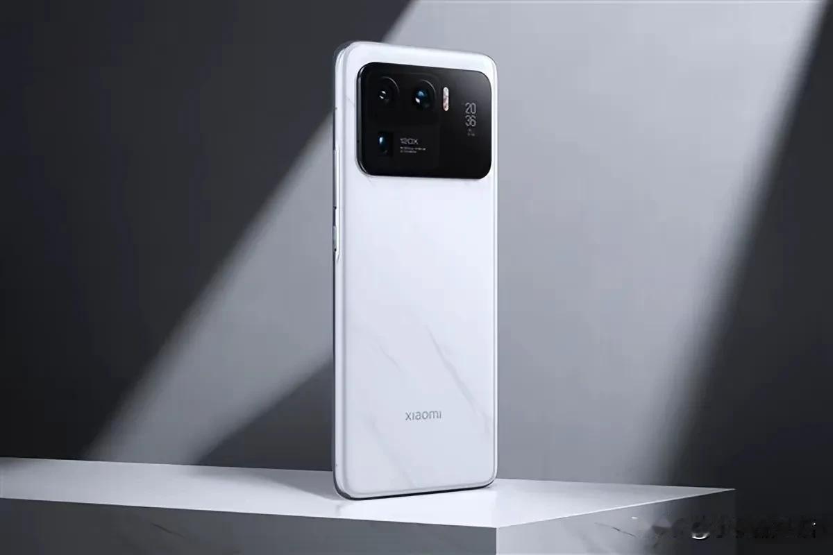 小米16 Pro Max副屏功能曝光：不止通知提醒，还有很多快捷玩法

近日，有