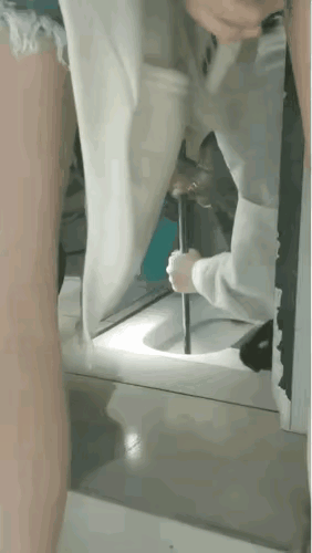 如果你的手机从这里边掏出来，你还会继续使用吗？[捂脸]