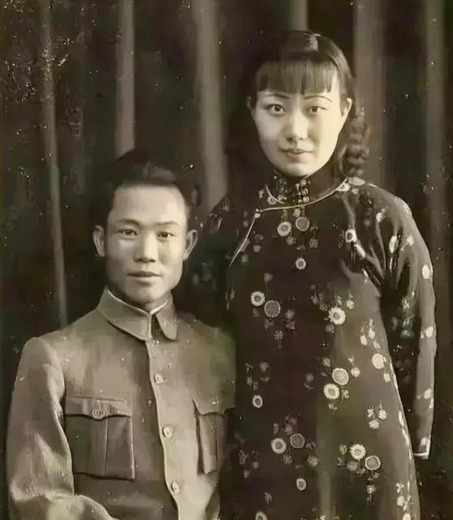 1925年，陈诚回家奔丧。

这场看似寻常的家族仪式，却成了他与发妻吴舜莲七年婚