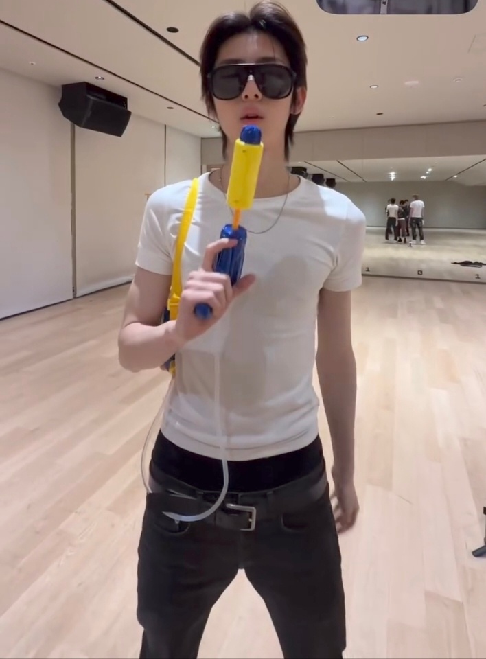 能把啥子演的那么帅气也是天赋 ​​​