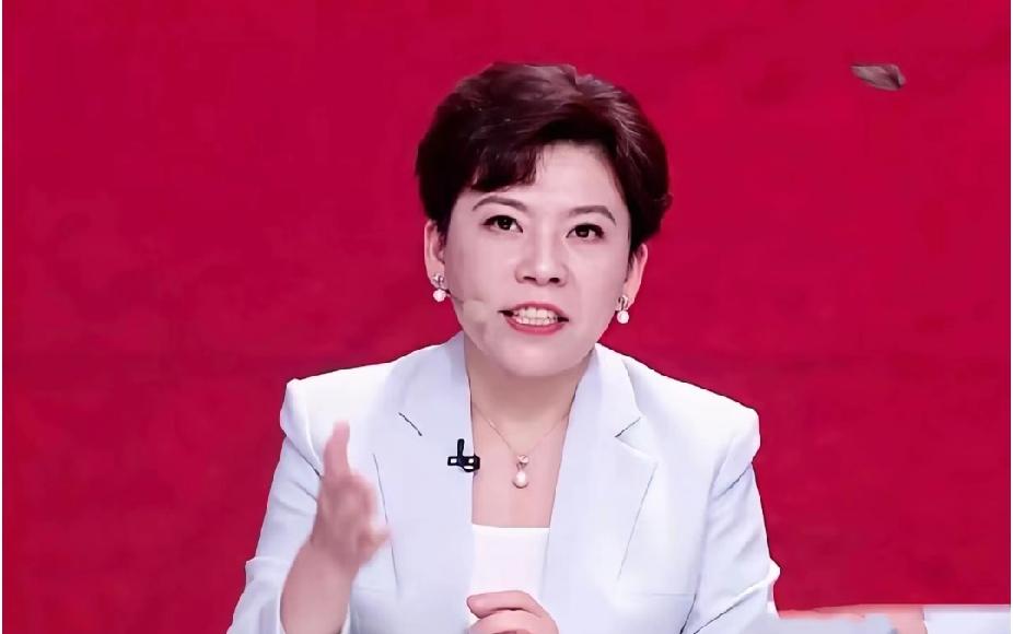 WTT重庆冠军赛，孙颖莎2-4惜败蒯曼，邓亚萍的点评一针见血！
 
蒯曼这场打得