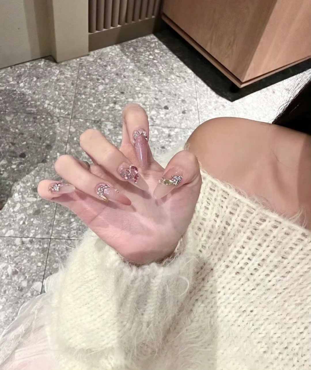 要是人可以永远活在被爱那一刻就好了！#情感语录##文案#  ​​​