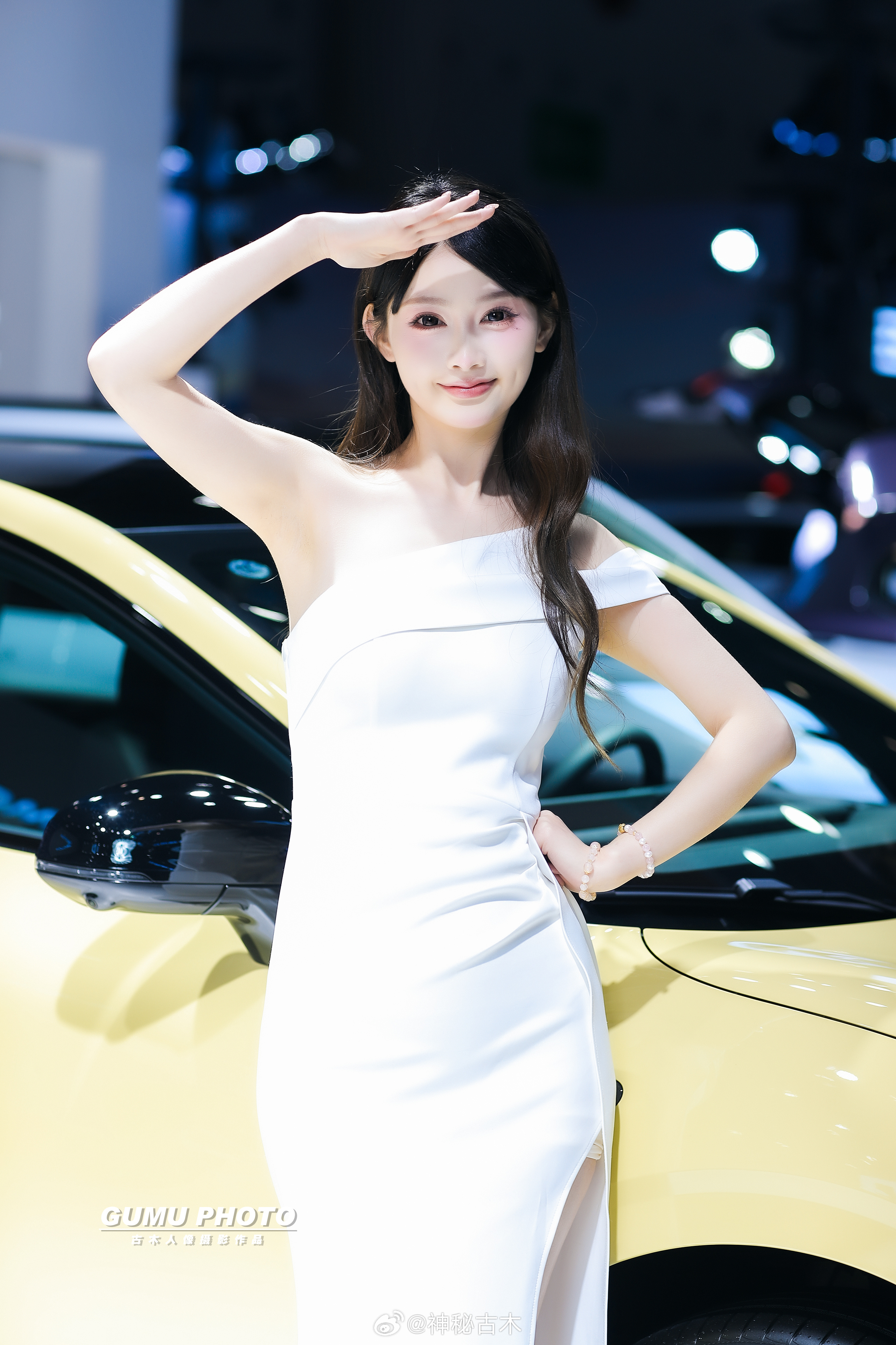 2025成都双十二车展零跑展台模特小姐姐2025成都双十二车展 
