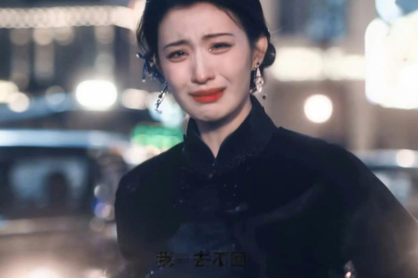 谁懂啊！王楚然这段奔跑哭戏破碎感直接拉满氛围感狠狠戳中内心，又虐又美，看得人狠狠