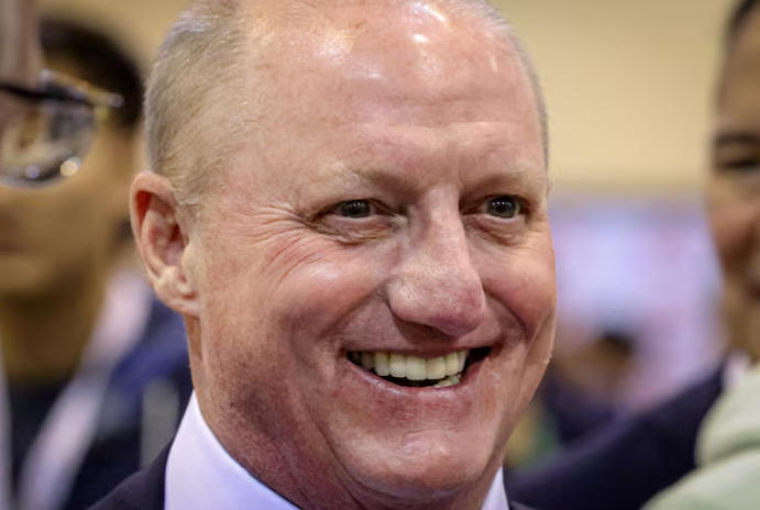 【#巴菲特接班人年薪2500万美元# ：是巴菲特的250倍】#巴菲特接班人年薪是