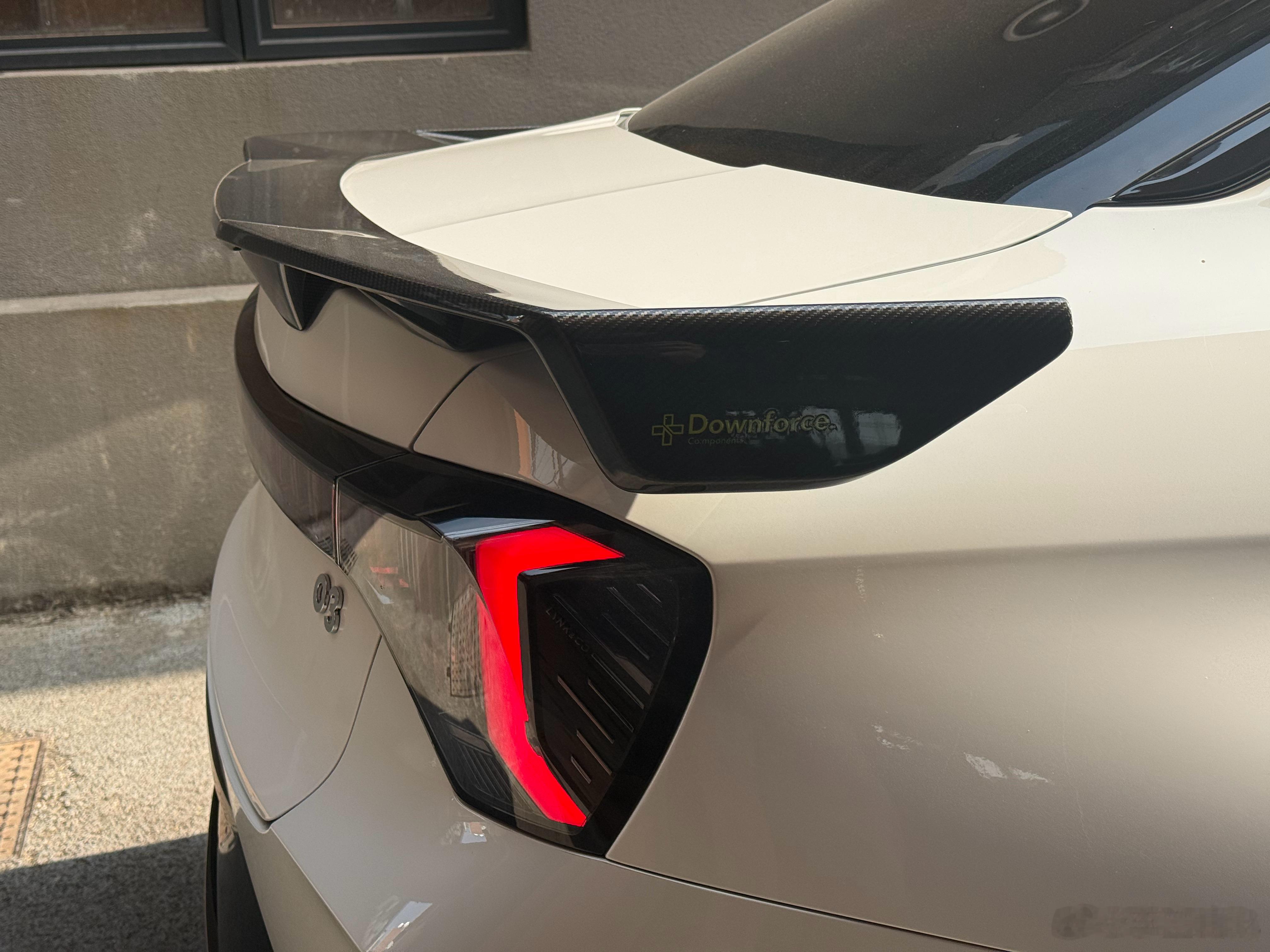 今天试2.0T的03，引来两个新能源党高佬围观！15.2落地买这个，真的满满的情