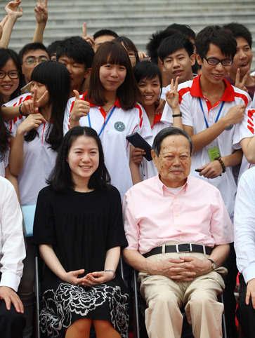 如何培养学生的创新精神? 杨振宁，这位享誉世界的物理大师，不仅以其卓越的学术成就