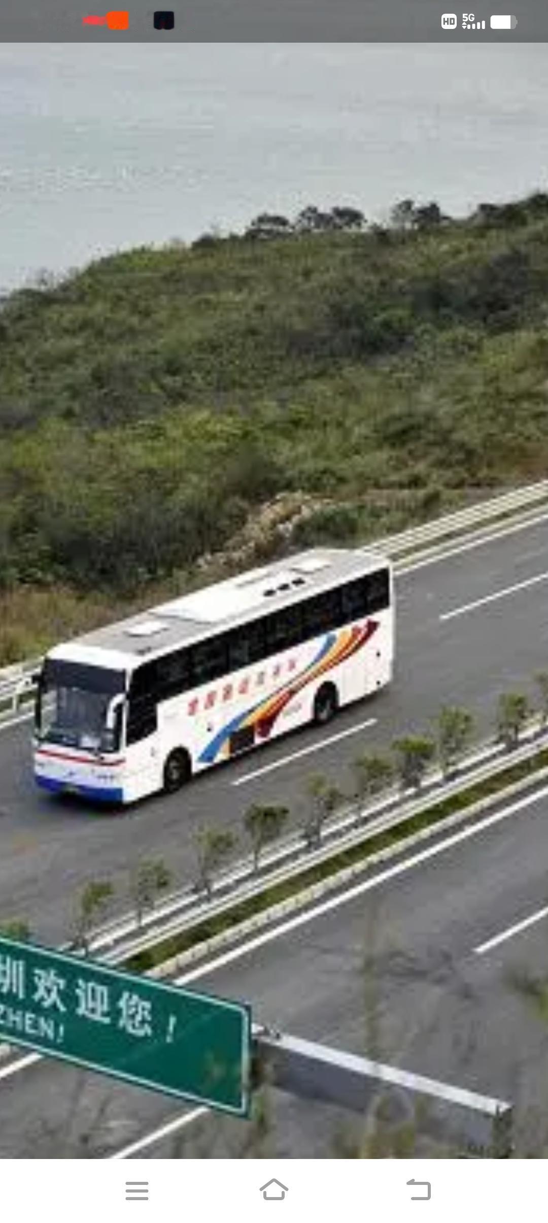 如今的汽车客运，车站上的客流都让私人大巴给拉去了，便是车站上买票很多也是给私人合