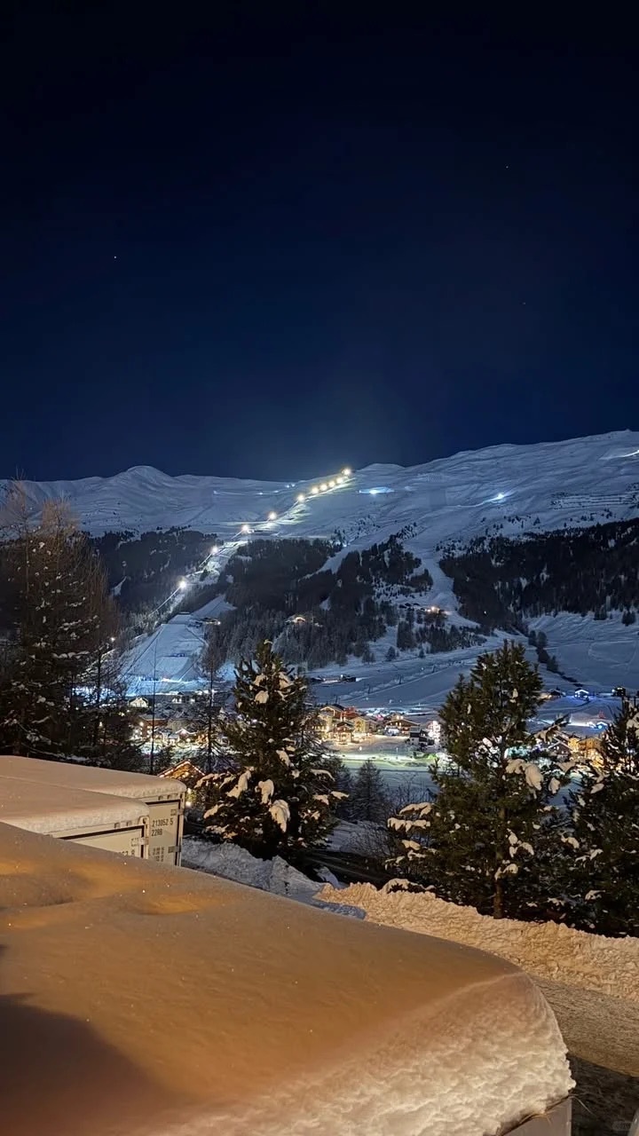 苏翊鸣晒中国队战袍红袍加身，剑指米兰！🇨🇳 苏翊鸣的冬奥战袍一晒，直接把期待