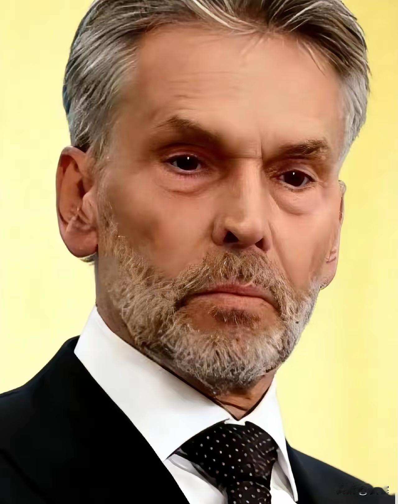 荷兰对安世的强硬终究是搬起石头砸自己的脚！

​12月31日，荷兰经济大臣卡雷曼