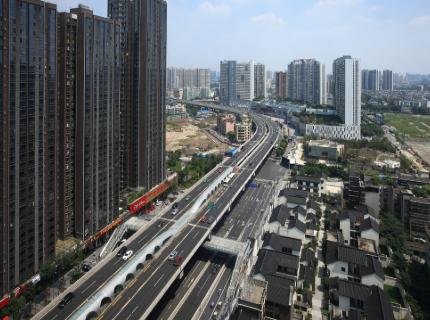 咱们今天聊一所学校——成都农业科技职业学院。
我知道，提到“农业”两个字，好多家