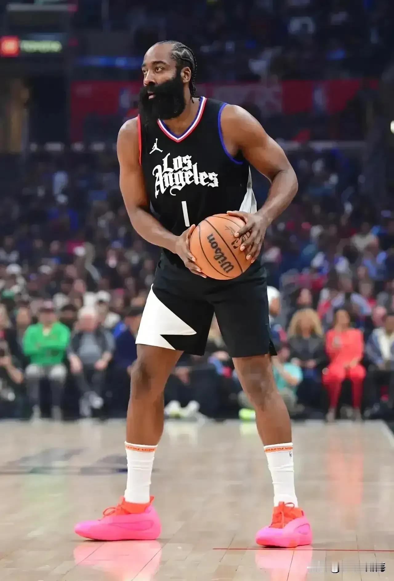NBA新赛季全美直播场次排名：

湖人29场，头号球星詹姆斯

凯尔特人26场，