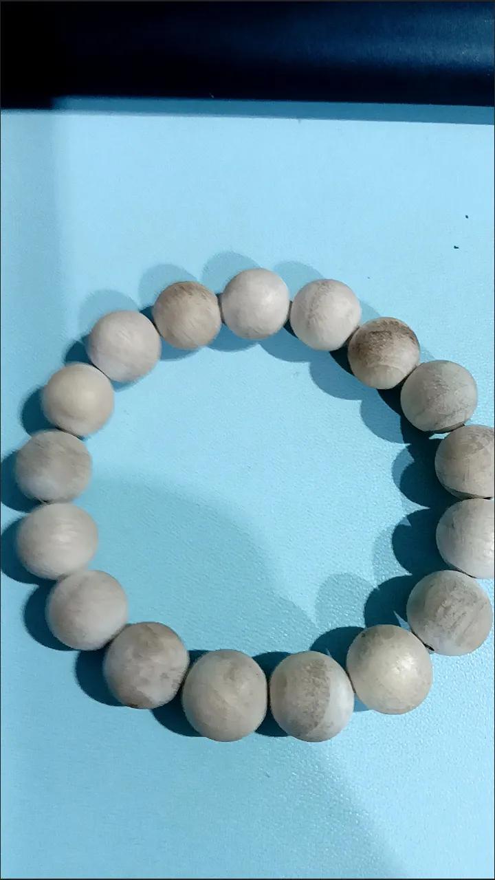 请教一下万能的条友！香樟木手串有啥'作用呢？