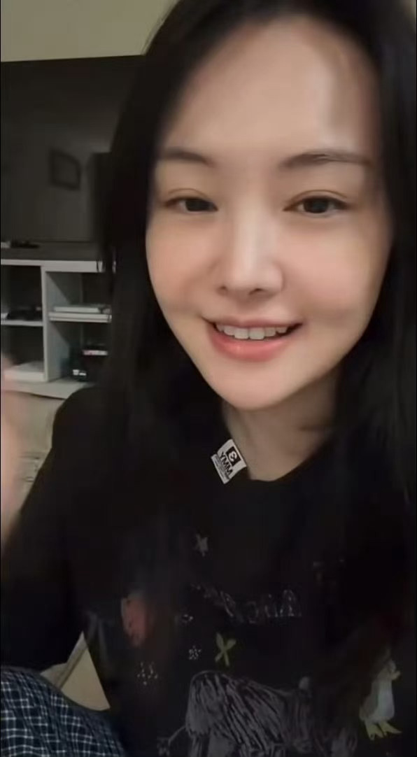 今天爽子生日哎 然后我这个是个动图不知道为什么动不了 好像可以动了 
