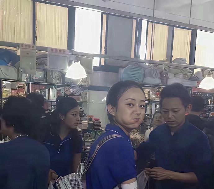谁能想到呢，一个中专生，日后竟能成为家喻户晓的大明星！ 