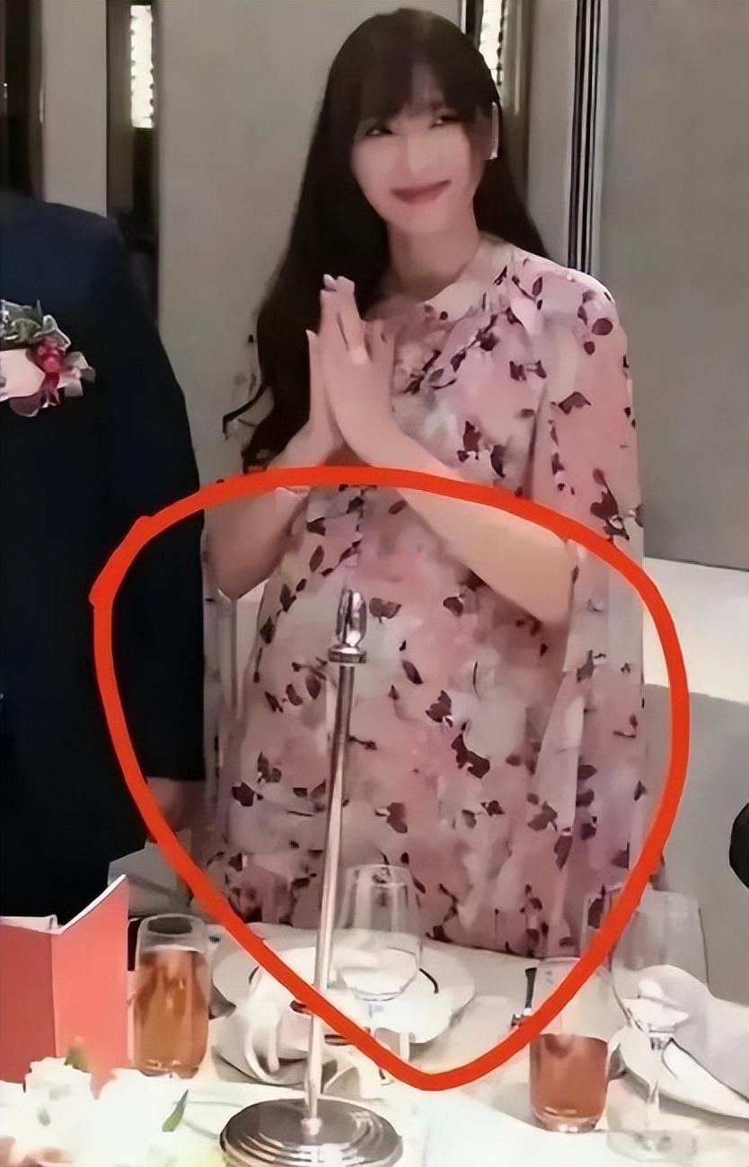 要五胎了？吴佩慈近照曝光小腹微隆，四胎妈妈仍未嫁入豪门
台湾女星吴佩慈即将迎来自