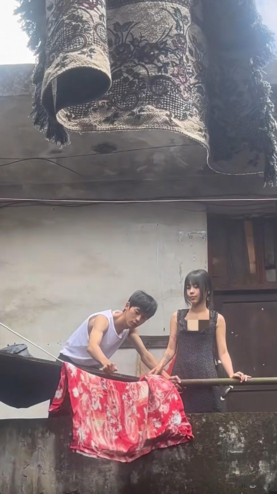 条件好的家庭，女孩子应该接受不了这种环境吧，就算在爱。