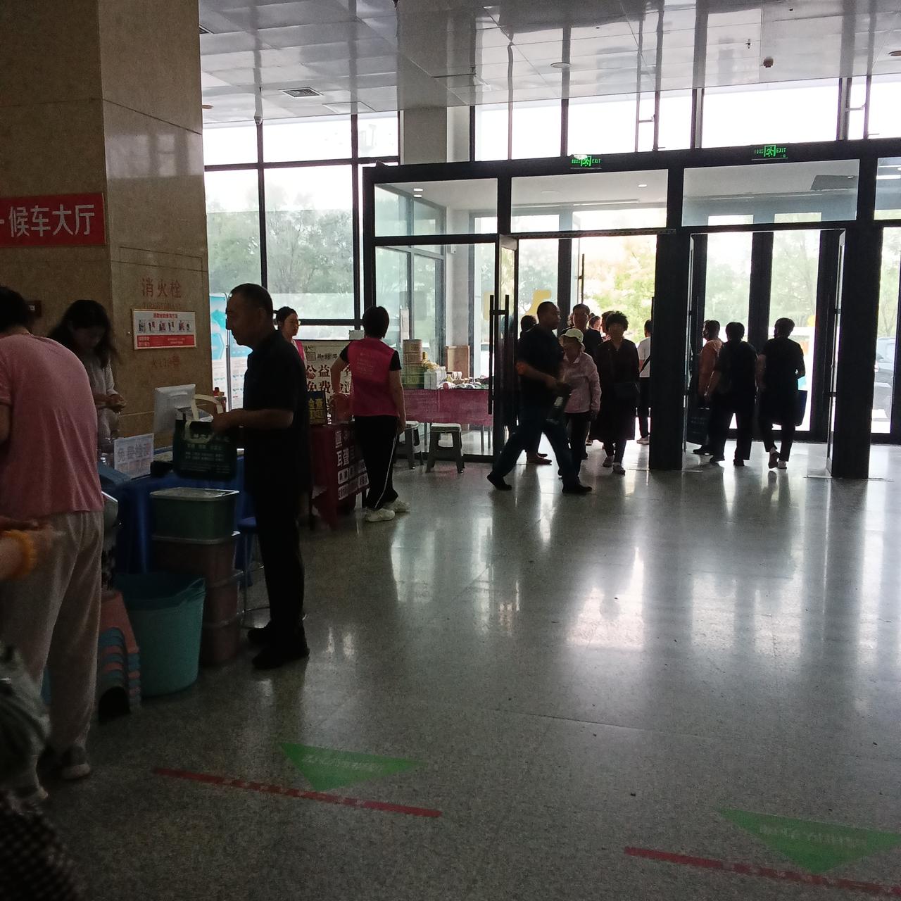 我于上一周正式成为满60岁的老人。过了生日享受的第一一个社会福利就是获得了城市公