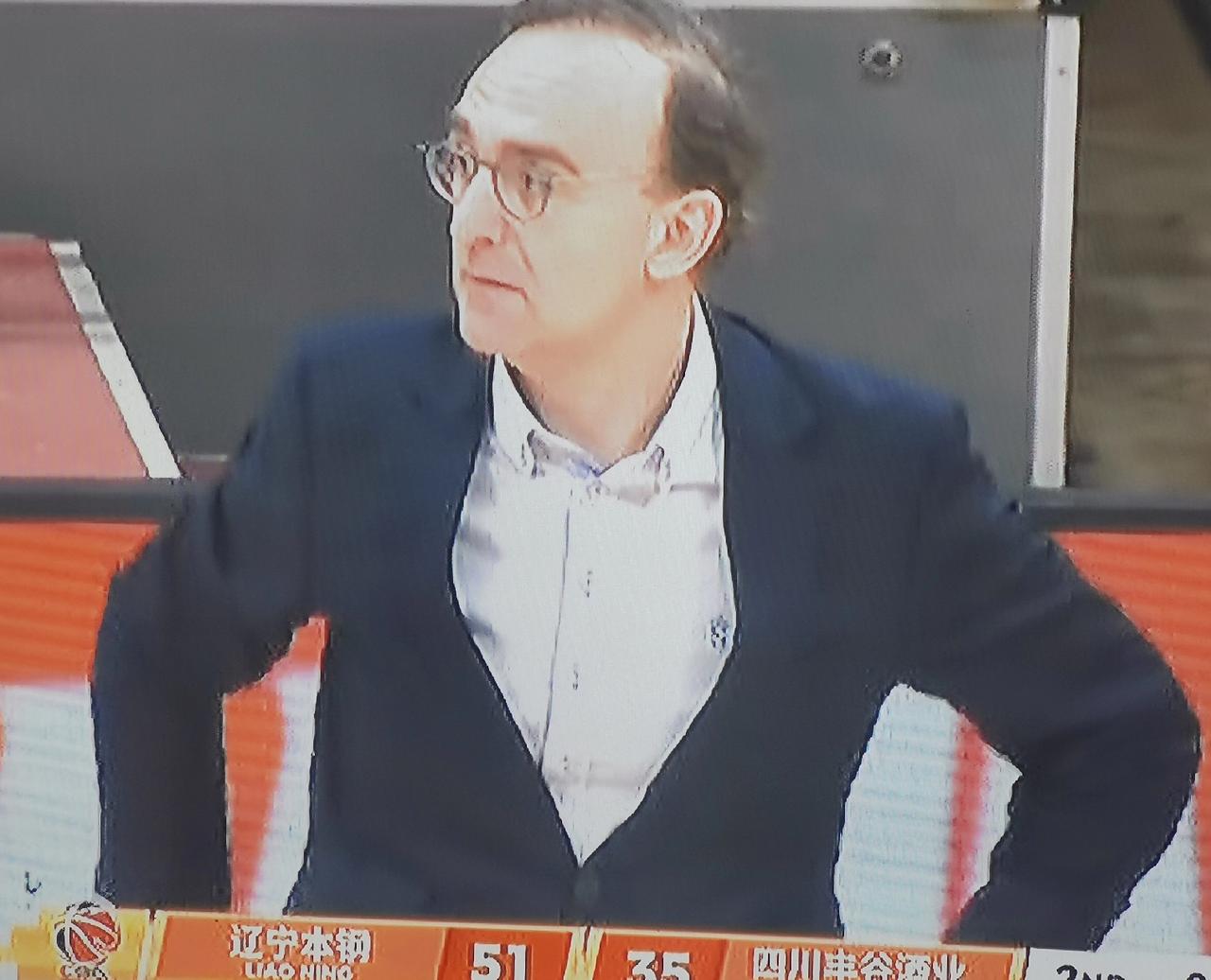 真惨，竞胜42分。今晚辽宁队捏四川软柿子不手软，杰登勒迪首秀惊艳；乌戈尝试双大外