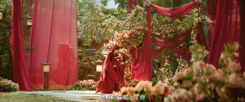 侯明昊这张钓系脸也来演纯爱侯明昊在《入青云》中的表现堪称惊艳，他那张极具魅力的