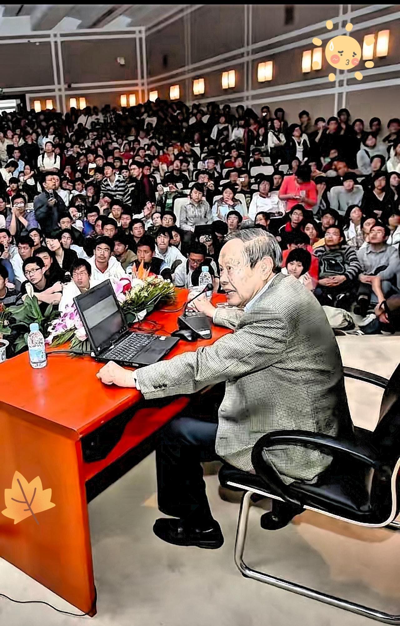 保险柜里的“秘密”：杨振宁的四百万，藏着最动人的家国情怀

杨振宁办公室的保险柜