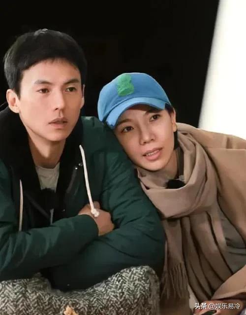 宋宁峰承认带着女儿出轨，但否认女儿亲眼目睹出轨；他不怪妻子张婉婷威胁Q女士发她的