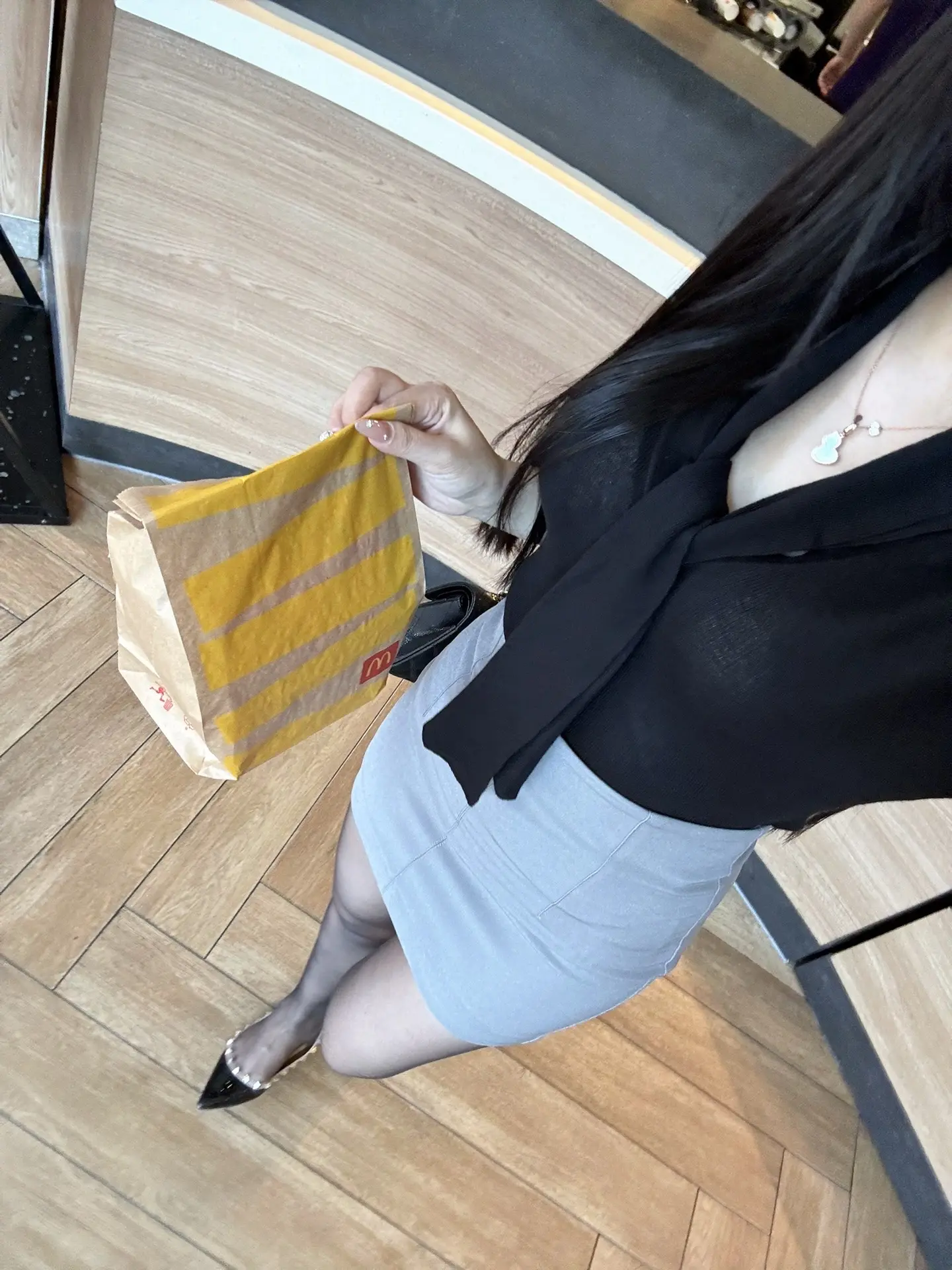 今天姐姐请吃麦当劳