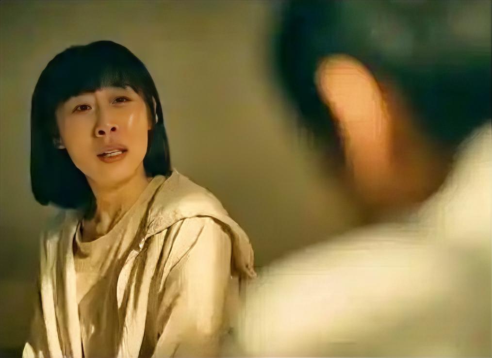 反应式虐待，给你4个信号

你们读一个5万点赞的留言：“他把你逼疯，然后静静的看