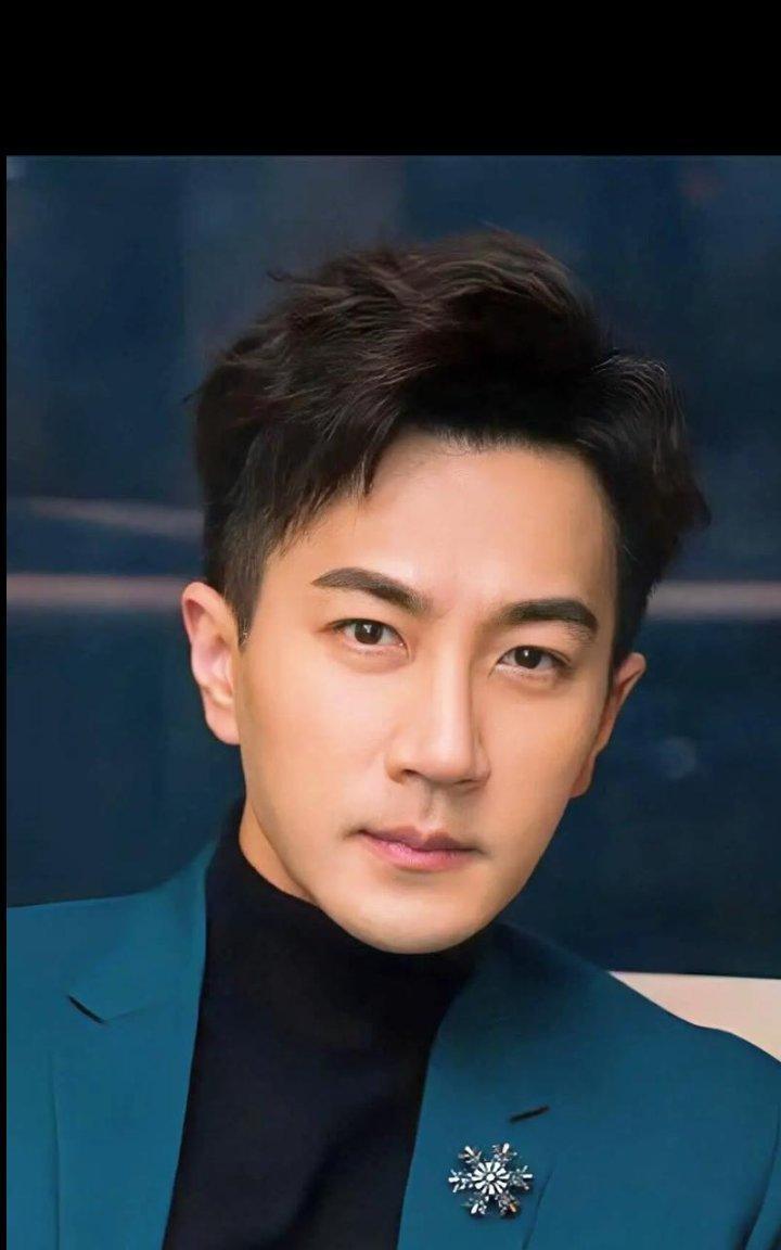 一碗米线就把小20岁的女朋友打发了，刘恺威这事办得，比他当年演霸总还让人出戏。