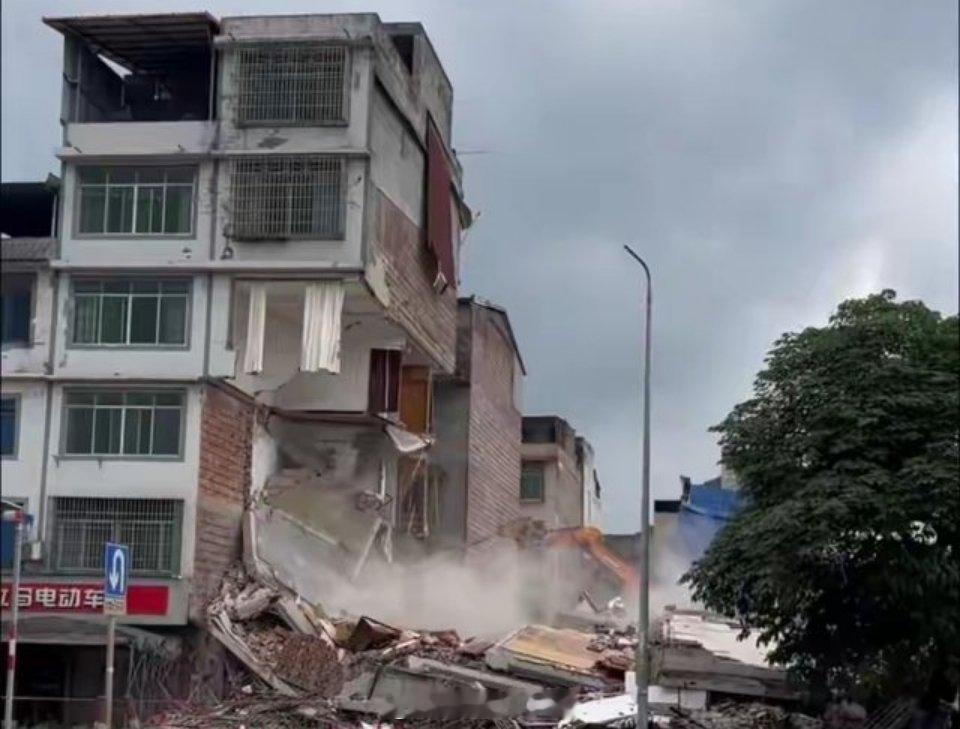 广西柳州24小时地震7次 据中国地震台网正式测定，5月18日0时21分，在广西柳