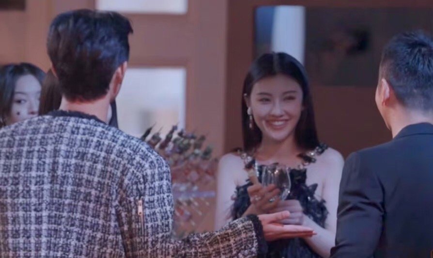 #王鹤润说我弟很有名#哈哈哈，小姐姐真的是一本正经的胡说八道啊。不过王鹤润和王鹤
