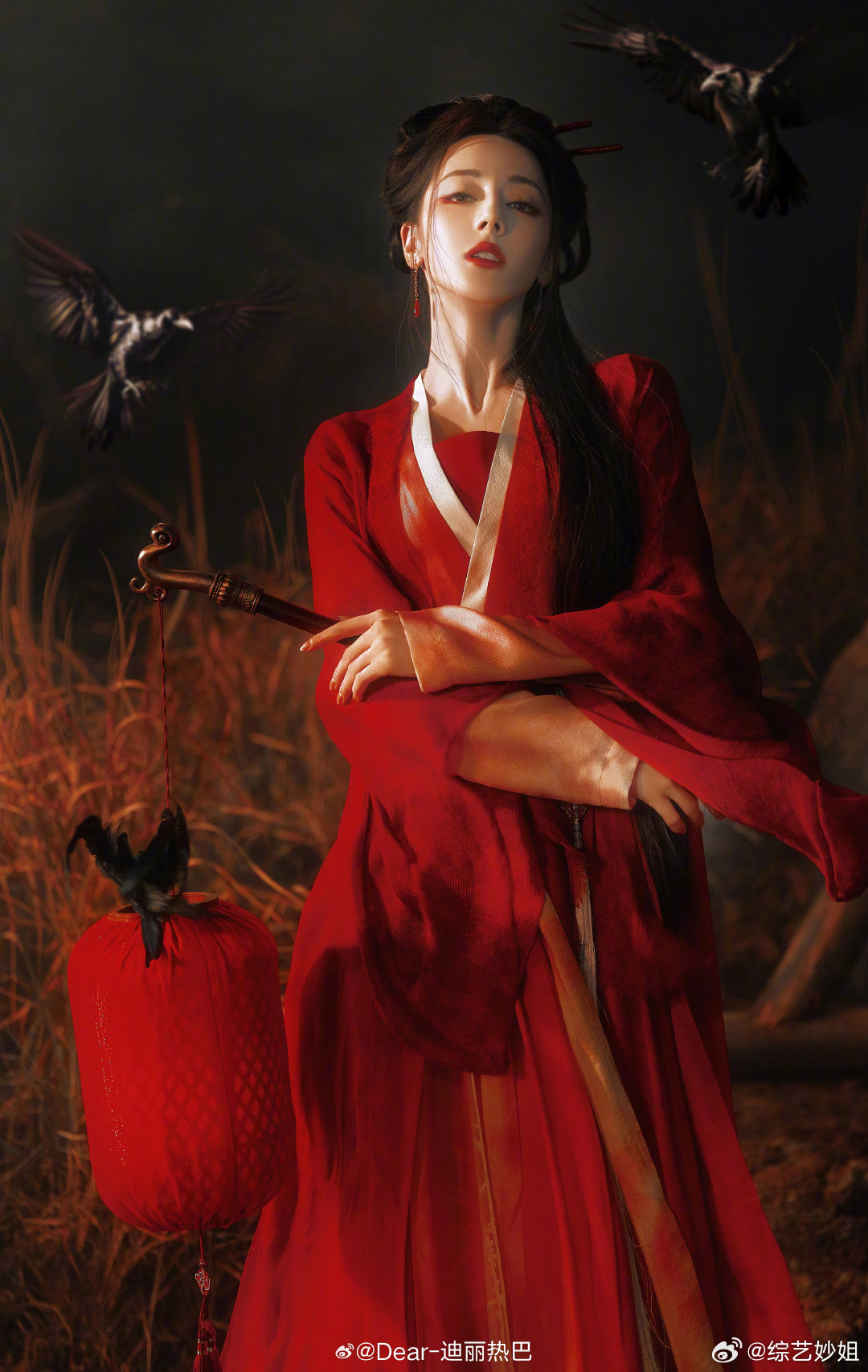 迪丽热巴、陈飞宇《白日提灯》角色写真来啦！红衣女鬼✖️战损将军光看图就好配啊啊！