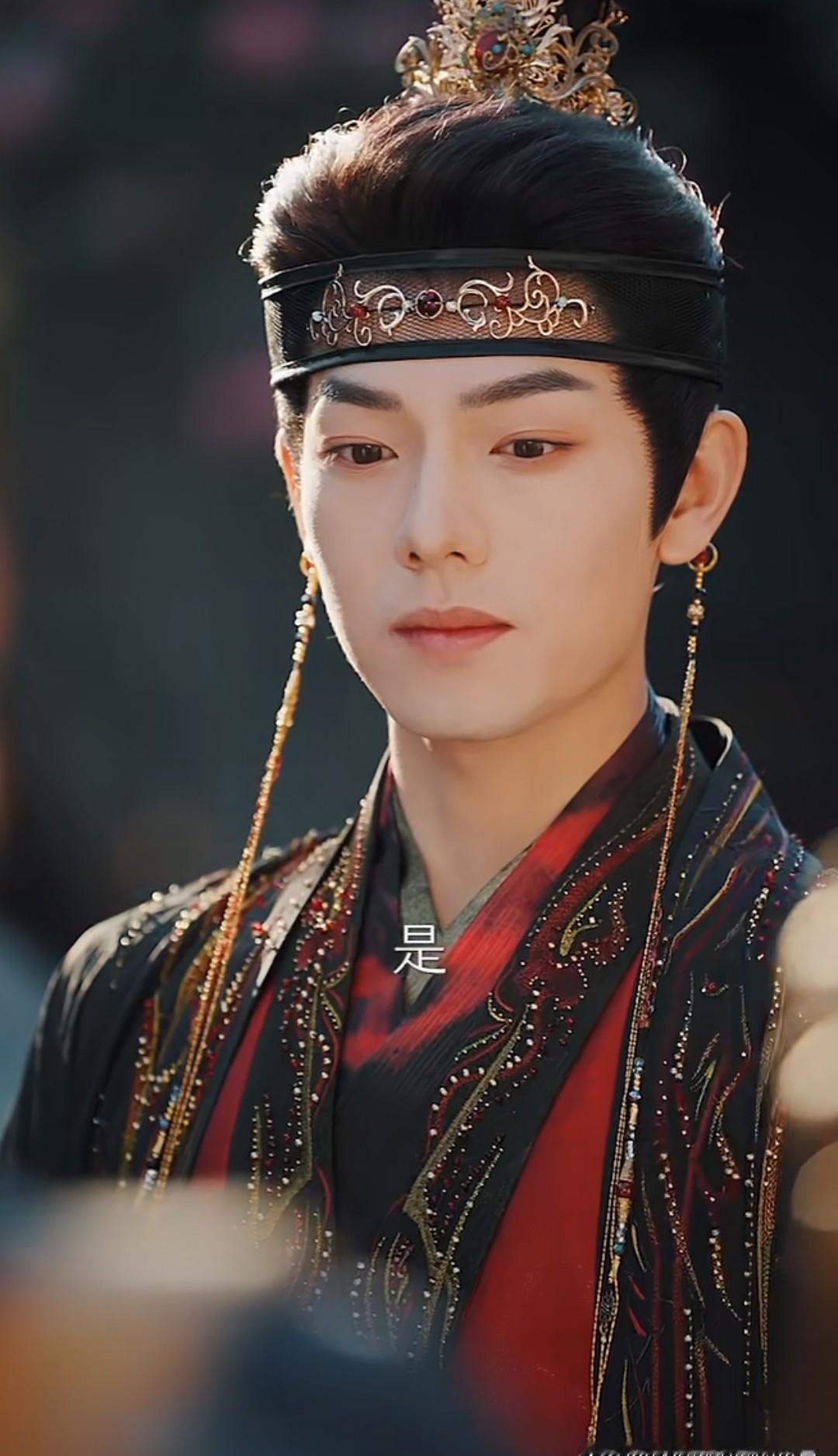 千万别打开这部剧。
我怕你顶不住。
帝后大婚，刺客一刀下去，皇后每15天，准时忘