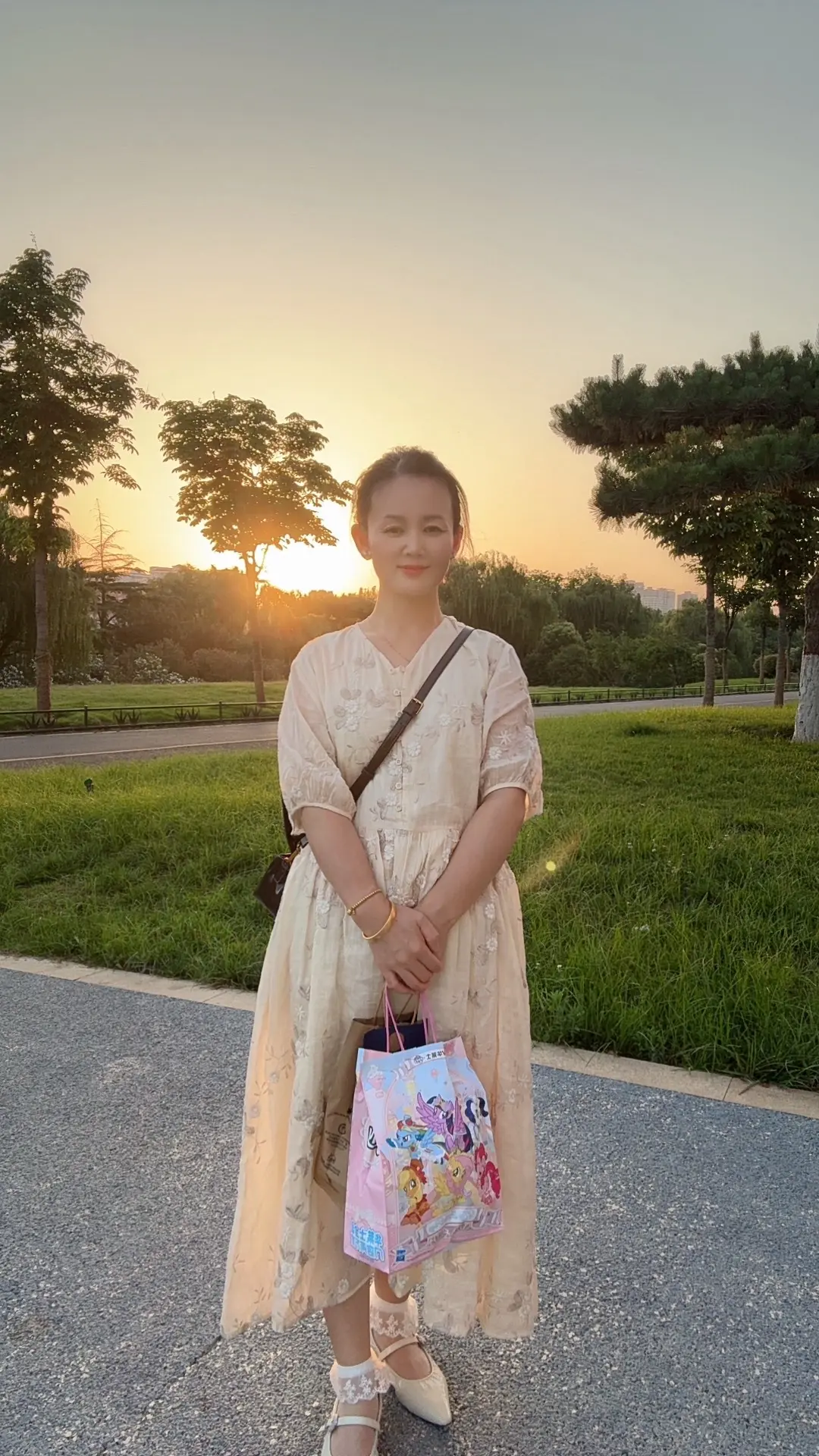 儿童节并不是给小孩过的，它真正的意义是即使你成为了全世界的大人，但永远...