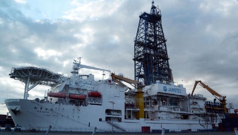 日本政府周一（2日）宣布，上月启程前往日本最东端南鸟岛的深海钻探船“地球号”，成
