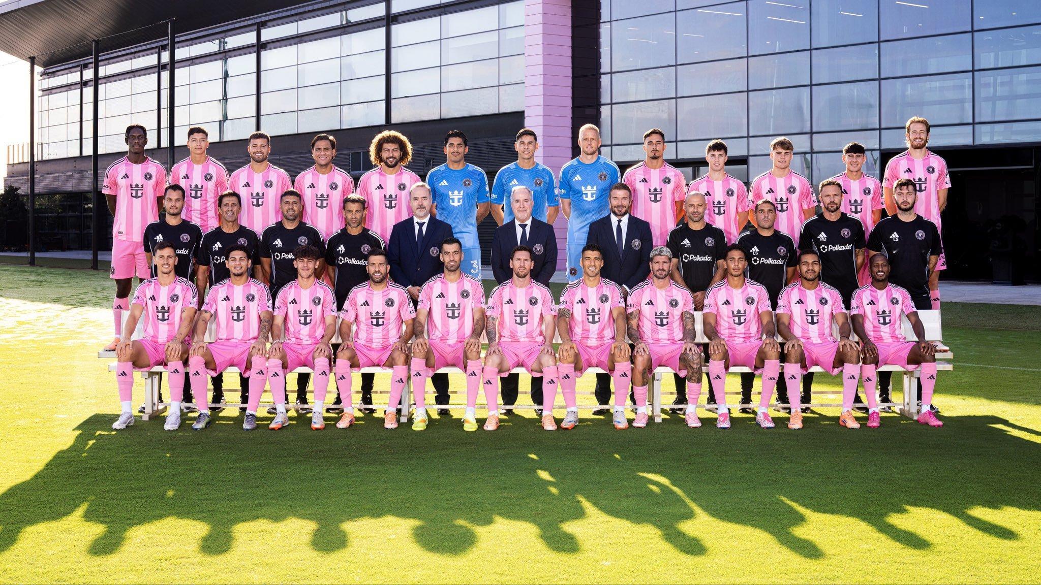 迈阿密国际发布2025赛季的全家福合影！迈阿密国际[超话] ​​​