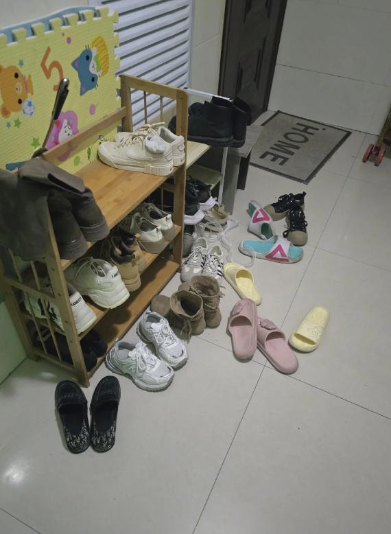 你要遇上这种邻居，你有什么办法？除了搬家，毫无办法！！！！！你要找他，他家会全体