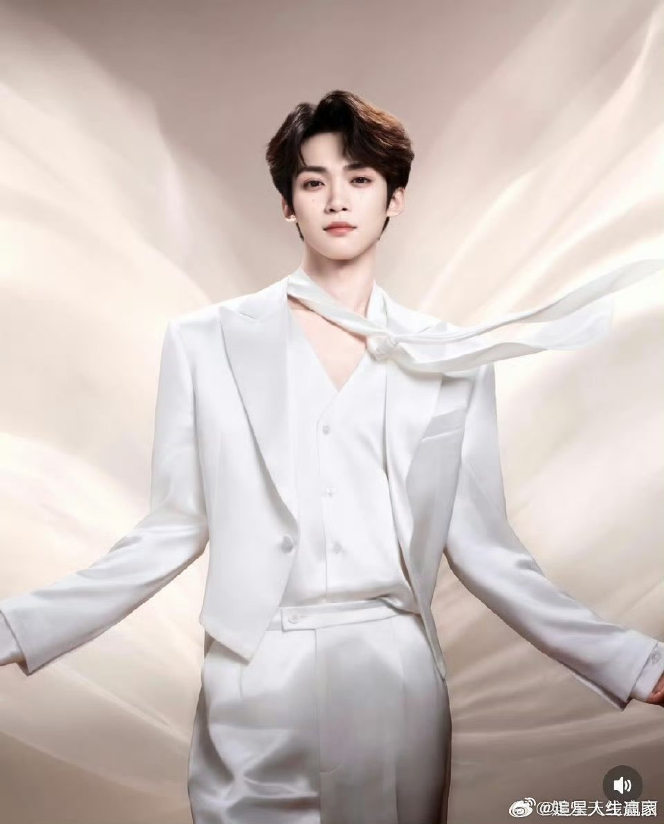 梓渝星品历史第一个爆恭喜梓渝！内娱新贵商业价值好强！yuni购买力和实力好强！ 