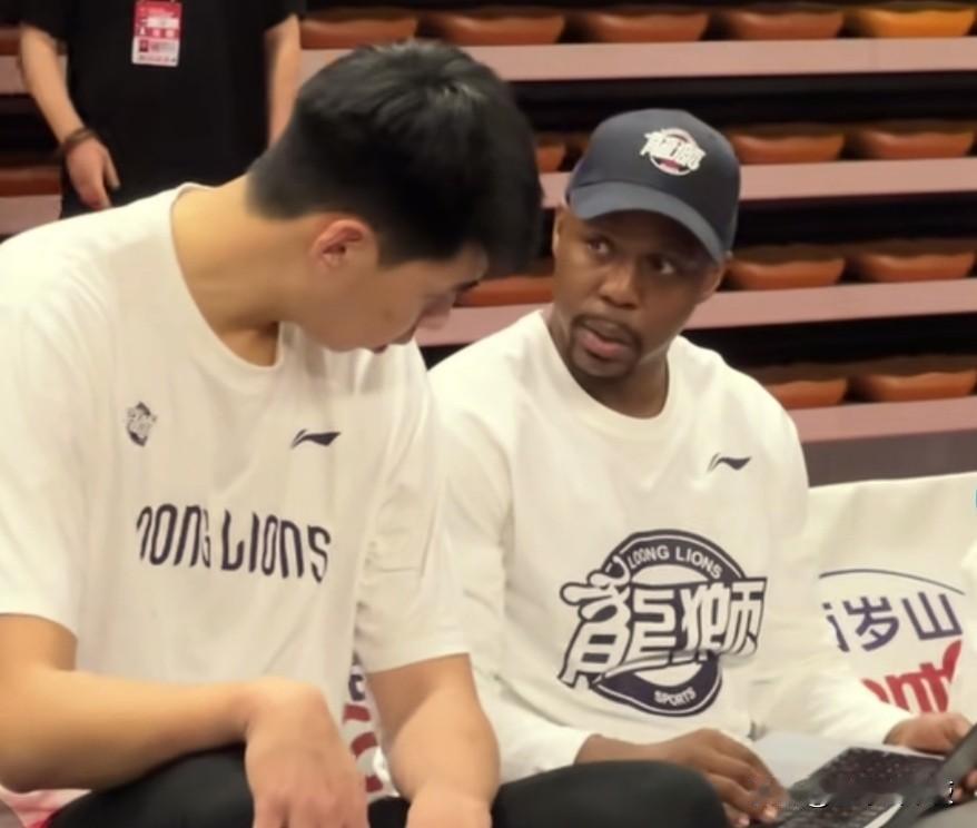 能够挡住宏远前进脚步的只有杜锋胡明轩。