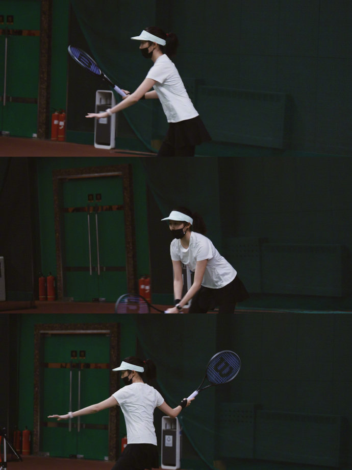 关晓彤体验打网球的快乐，关晓彤打网球六宫格来啦，元气运动晓彤上线，一整个有被酷到