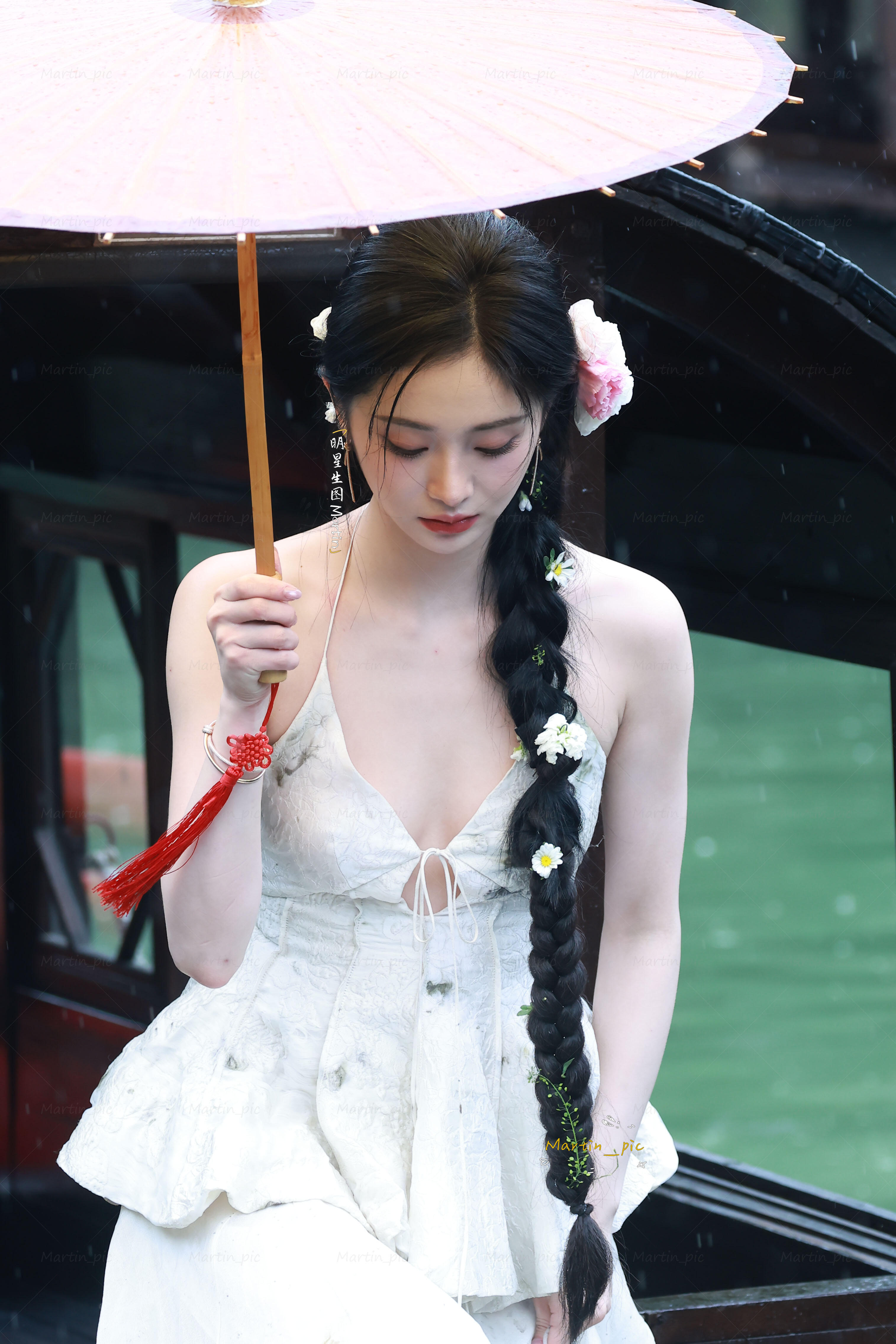 周洁琼去各大剧刷脸的题海战术 不挑不拣先把脸刷熟了，我感觉她什么造型都很好看啊 