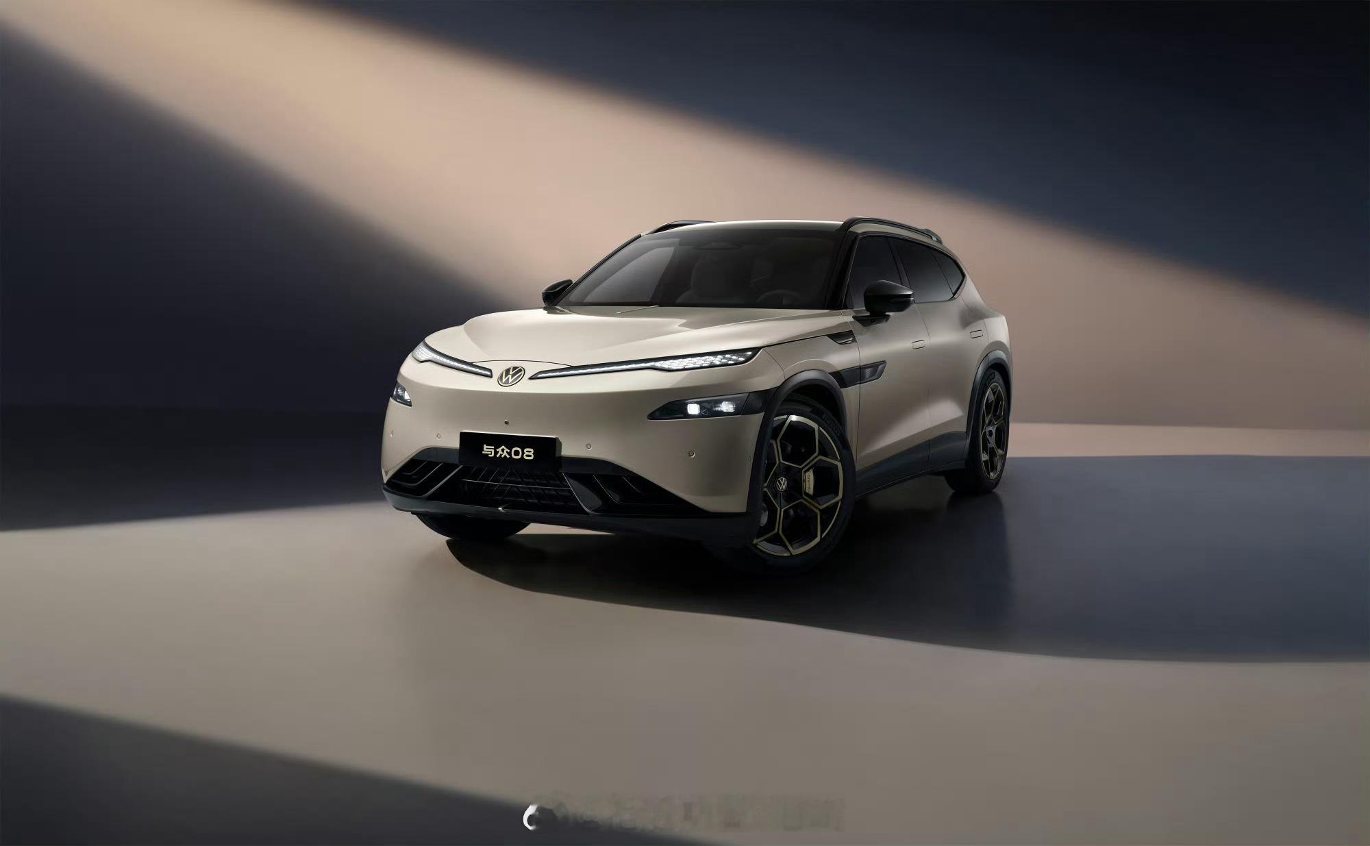 大众的与众08，车长达到了5米，3.03米轴距800V带超快充，续航超700km