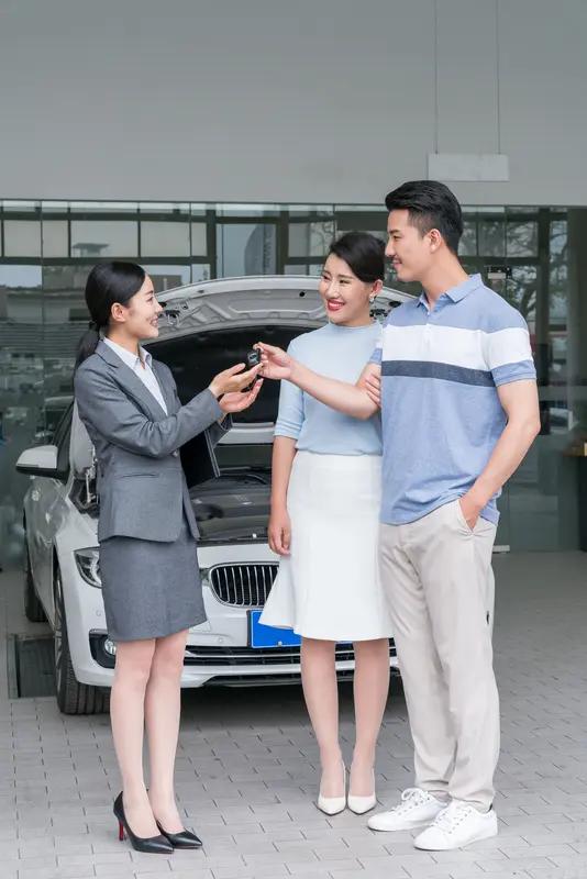 我不会因为汽车涨价就提前买车。虽说原材料和内存涨价可能让车价上涨，但现在买车是笔